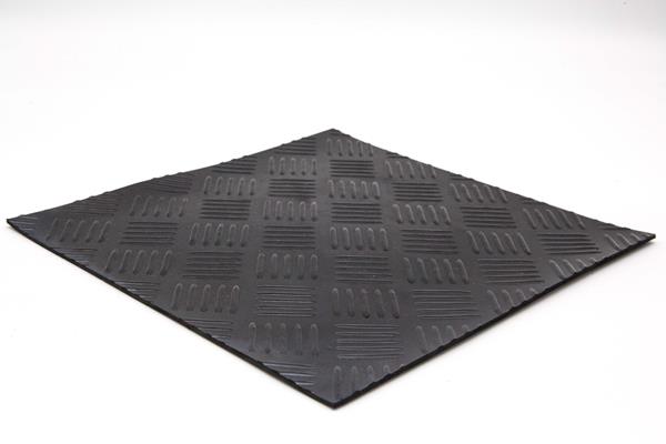ΔΑΠΕΔΟ ΚΑΟΥΤΣΟΥΚ 9005 3mm CHECKER ΛΑΜΑΡΙΝΑ 1.2Μ NewPlan
